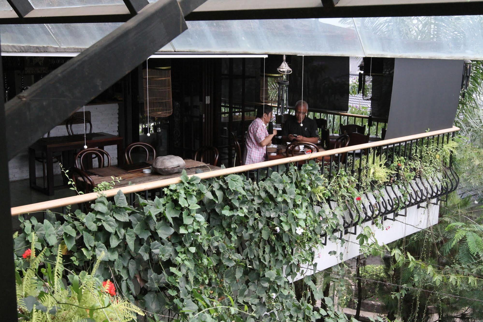 Capital O 852 The Silk At Dago Hotel Bandung Luaran gambar